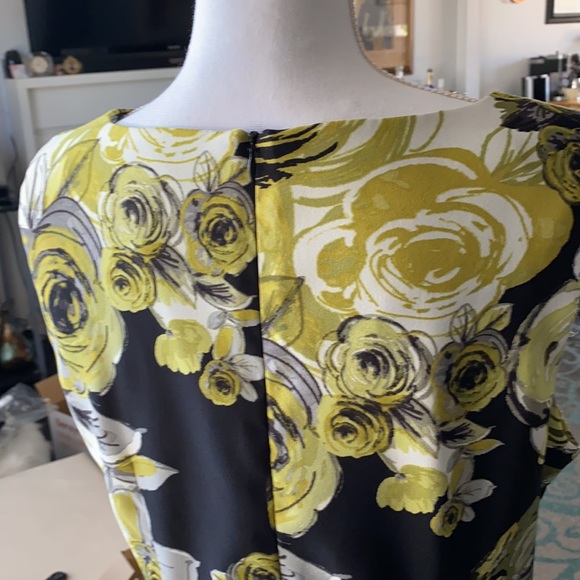 Bundle 2 for $25–Connected Apparel Lime Grn Dress - Picture 2 of 7